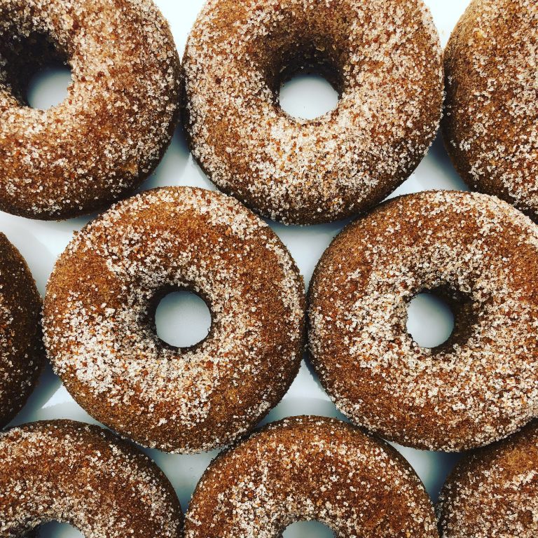Baked cinnamon spelt doughnuts