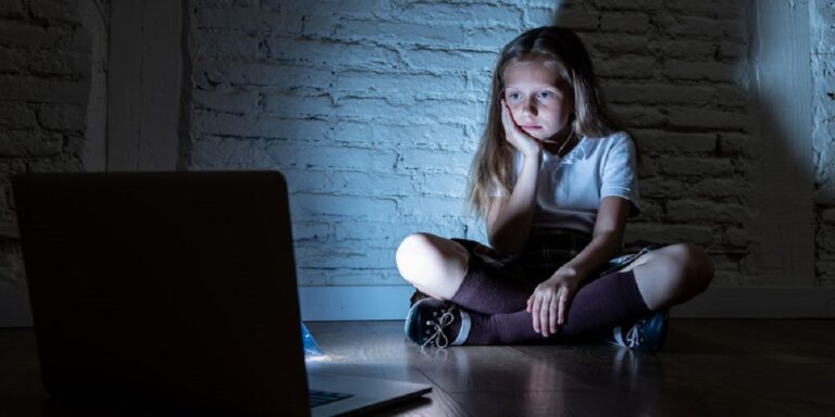 How to protect your child online?