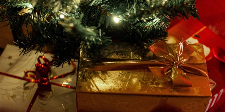 People are spending less on Christmas presents this year